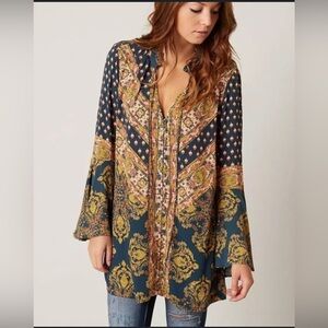 Free People Magic Mystery Med
Tunic Dress Bell Sleeves MSRP
$108 Boho Hippie